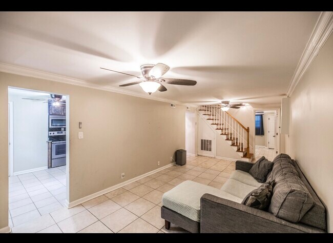 Photo - 907 N Graycroft Ave