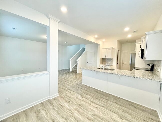 Photo - Don't miss out! Paired Home minutes from I-77 and I-40 Tour today!