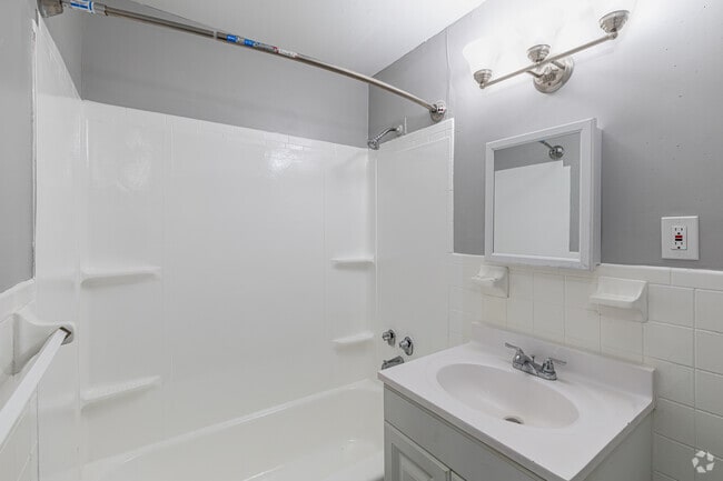1BR, 1BA - Bathroom