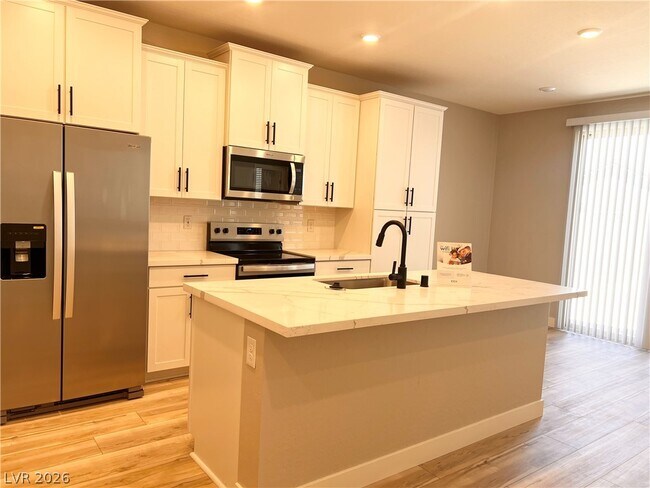 Photo - 3232 Lahontan St