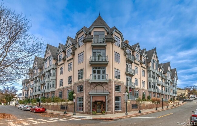 Building Photo - 55 1st St Unit 108