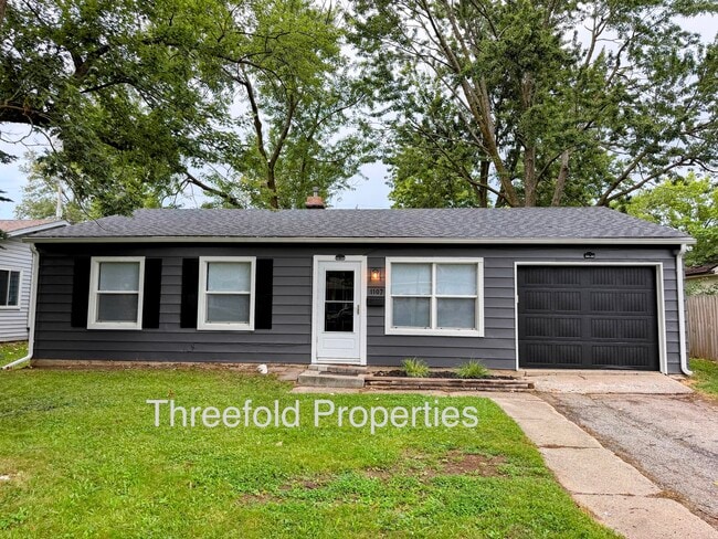 1107 Larch Ln