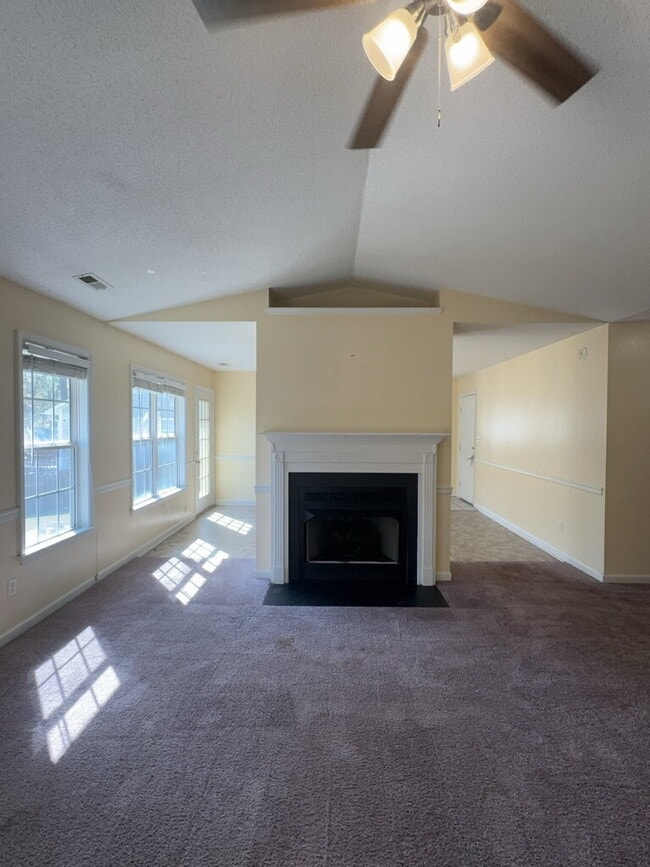 Photo - Wonderful 3 Bedroom Home-437 Boysenberry