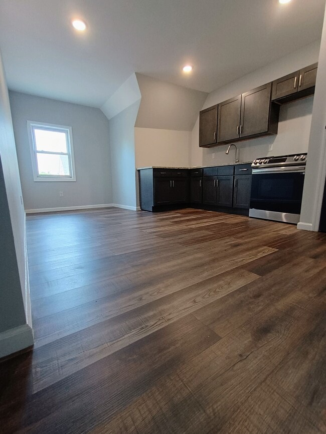 Photo - 228 S 7th St