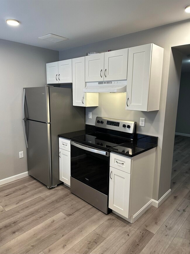 Building Photo - 24 Monarch Wy Unit 107