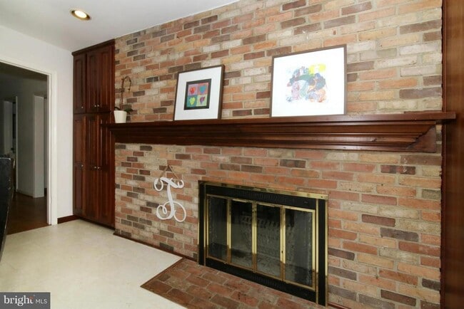 Photo - 8947 Colesbury Pl