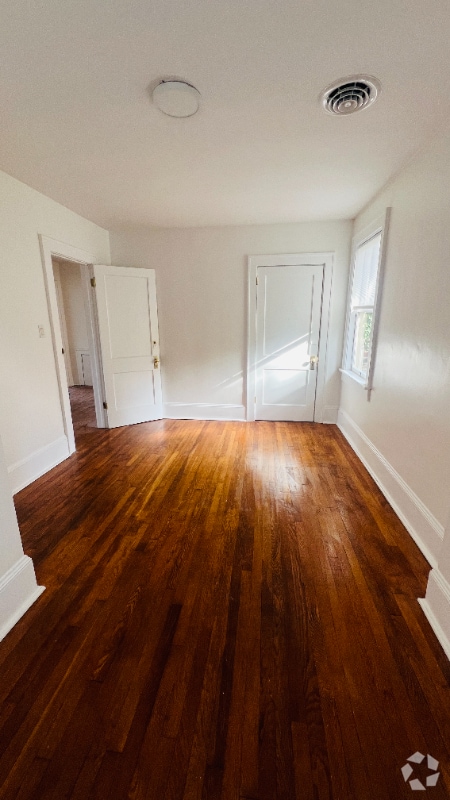 Building Photo - 812 Tyler Ave Rental