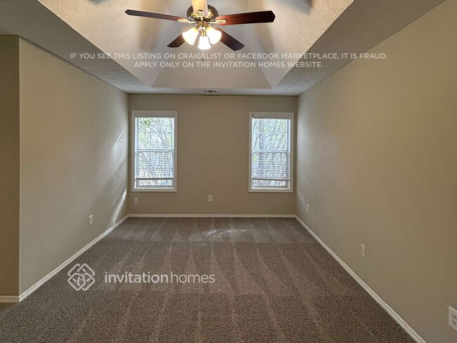 Photo - 3763 Laurel Green Way