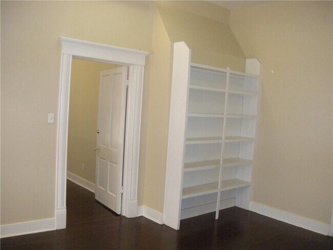 Photo - 915 W 23rd St Unit C