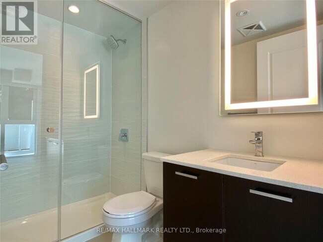 Photo - 2301 Danforth Ave Unité 311