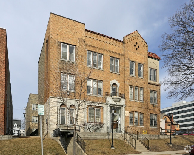 Building Photo - 611 N 20th -- Marquee Place III