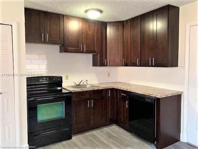 Photo - 425 Las Palmas Cir