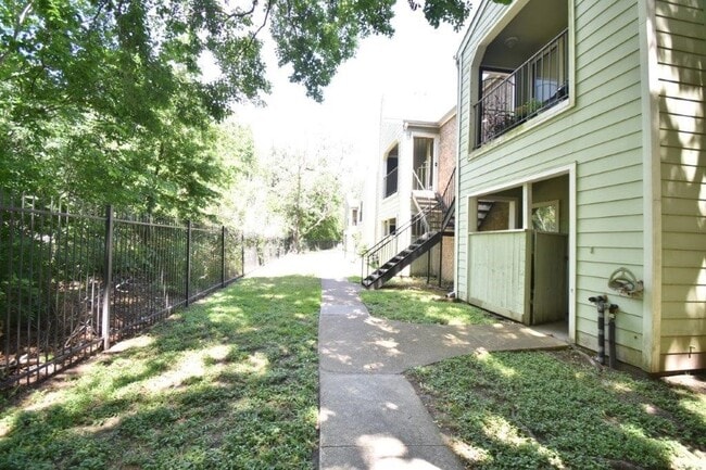Building Photo - 6602 Harbor Town Dr Unit 605 Rental