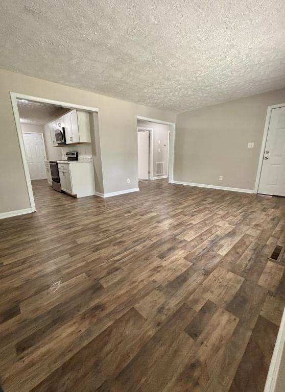 330 Richmond Dr