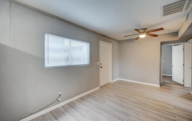 Photo - 2135 W Hadley St