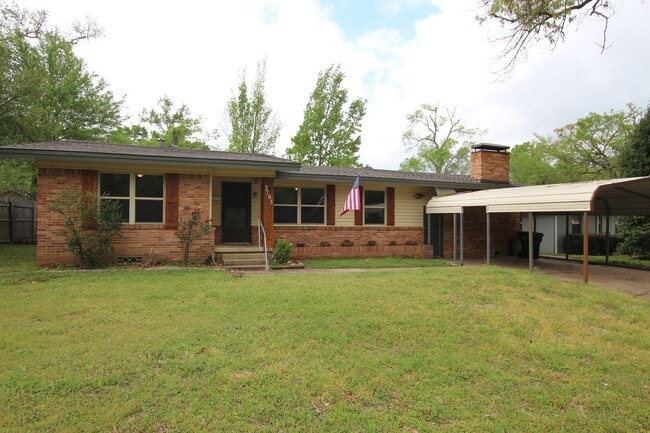Photo - Tour Today! 3 Bed 2 Bath in Tyler!