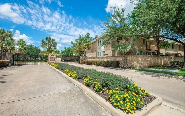 Photo - 7511 S Linpar Ct