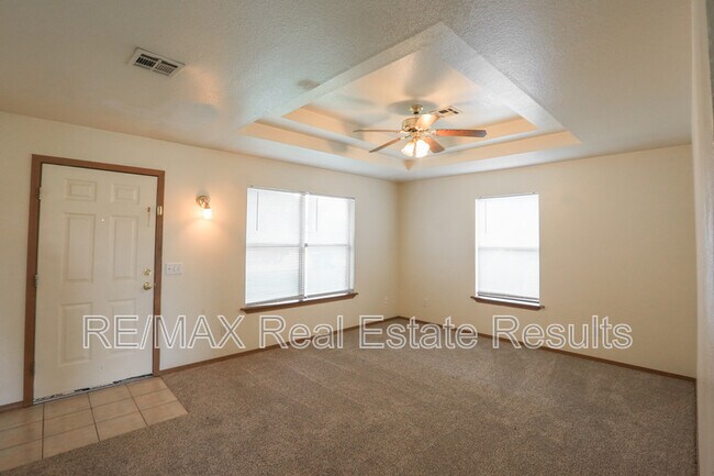 Photo - 2223 W Roselawn St