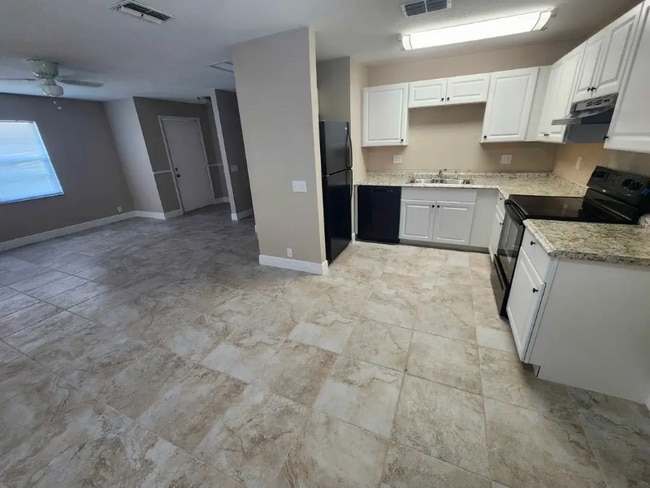 Photo - 5605 Struthers Ct Unit 5605