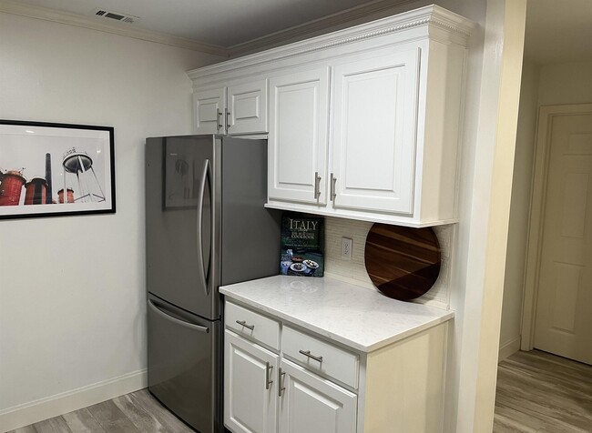 Wonderfully remodeled condo located off HW... - Wonderfully remodeled condo located off HW...