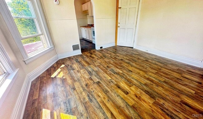 Photo - 341 Sterling St