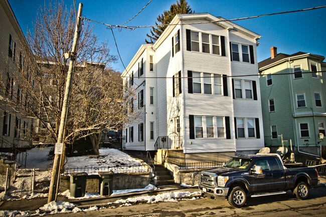 Building Photo - 19 Wilson St Unit 3rd Floor