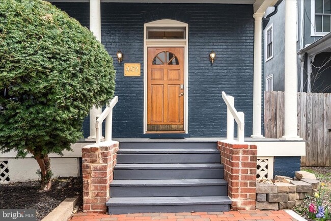 Photo - 402 S Loudoun St