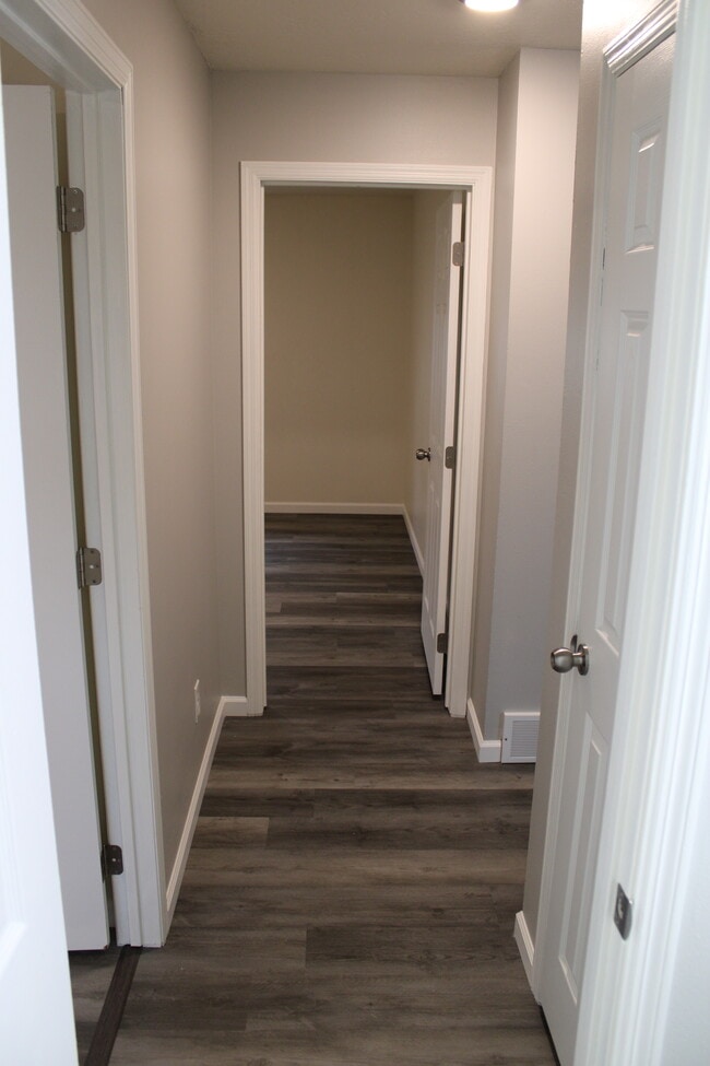 Photo - 1409 E 18th St