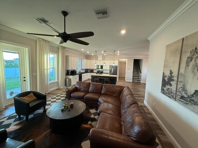 3533 Sky Valley Ln
