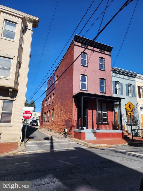 Building Photo - 101 E 3rd St Unit 3 Rental