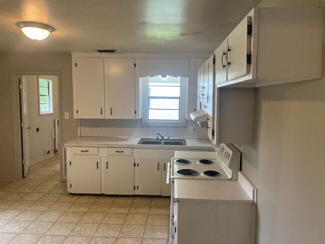 Photo - 2 Bed 1 Bath Home