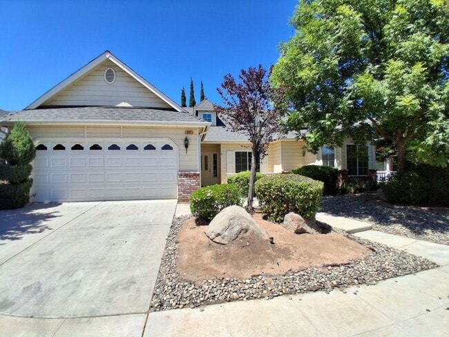 Photo - Desirable Clovis Single-Level Home: 3-bedroom, 2-bathroom