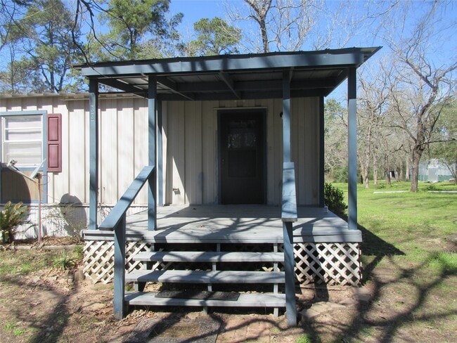 Building Photo - 33 Hall Dr N Rental