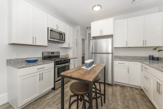 Photo - 172 Boylston St Apartments