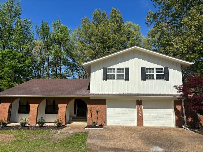 Photo - 8280 Chippingham Dr