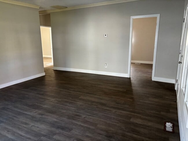 Photo - Charming 3-Bedroom Home Near the Park – Pe...