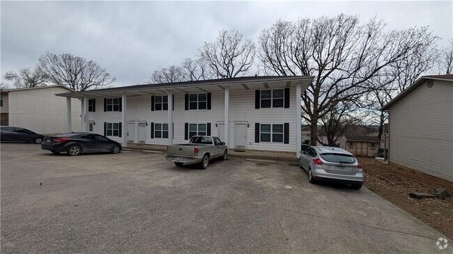 Building Photo - 2437 N Brophy Ave Rental