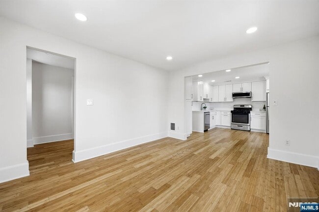 Photo - 136 7th Ave