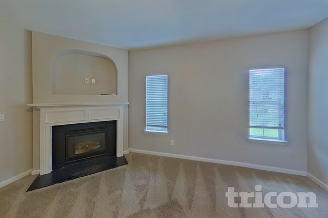 Photo - 15 Silver Willow Walk