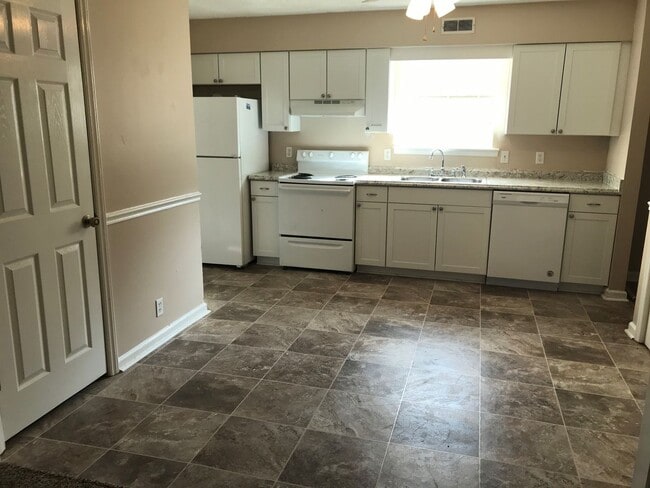 Photo - 2563B Carriage Dr Unidad 1