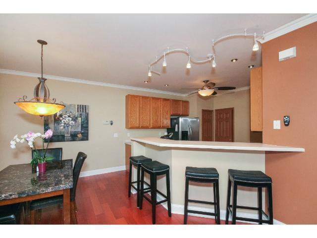 Photo - Updated end unit townhome in Shakopee *3 B...