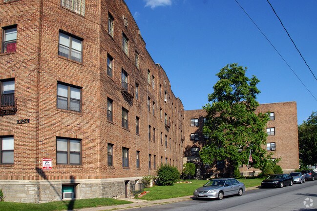 Photo - Springton Manor Apartments