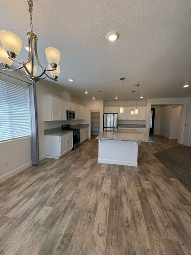 Photo - <B>Spacious Four Bedroom off the Golf Course in Fernley<br><br>