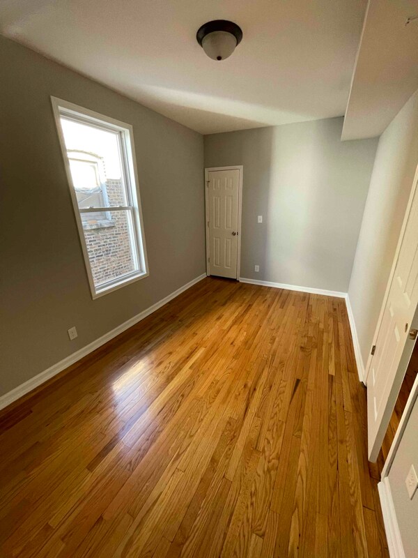 Photo - 5924 S Rockwell St Unidad 2