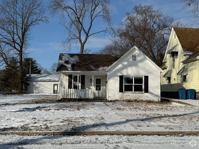 Building Photo - 3 bed, 1 bath home, $1200