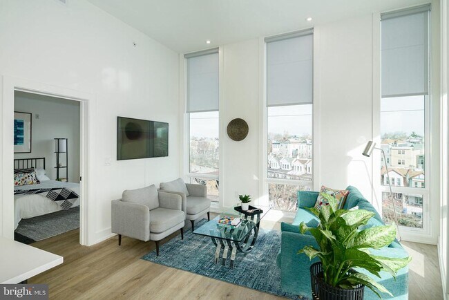 Photo - 5013 Springfield Ave Unit 403