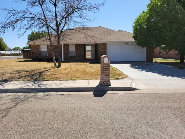 Building Photo - SPECTACULAR HOME ON CORNER LOT