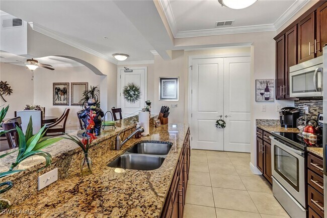 Photo - 23161 Fashion Dr Unit 7109