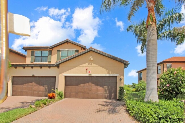 Building Photo - 10792 Tarflower Dr Unit Tarflower Dr, 10972 #102