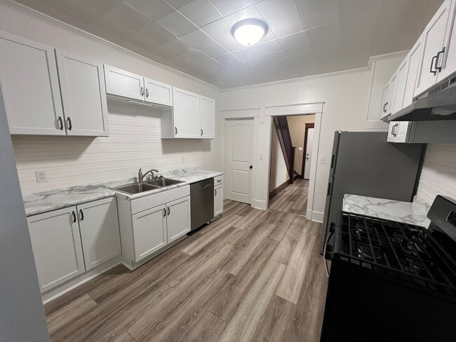 Photo - 3 Bedroom in Moline Ready August 1st!